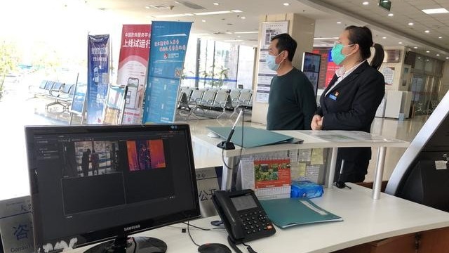 人臉識(shí)別測(cè)溫設(shè)備