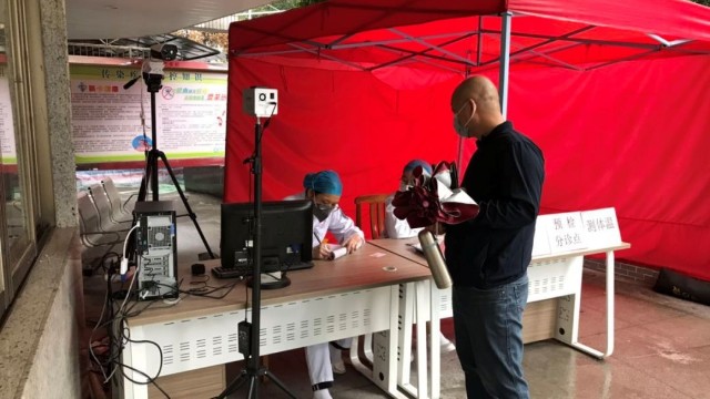 熱成像人體體溫測試儀快速篩查，解決傳統(tǒng)測溫近距離接觸問題