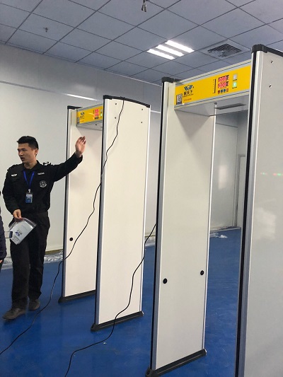 電子廠金屬探測(cè)門(mén)