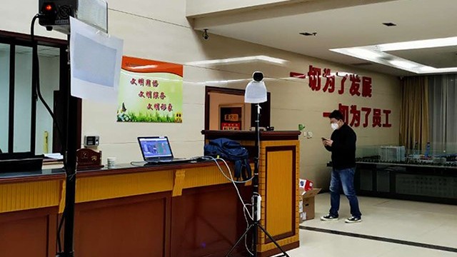 提升通行效率,文家坡礦紅外熱成像測(cè)溫儀加強(qiáng)高密度人群精準(zhǔn)測(cè)溫