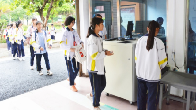 加強(qiáng)校園手機(jī)管理:安檢門與安檢機(jī)的雙重防護(hù)