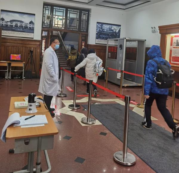 人體測(cè)溫儀