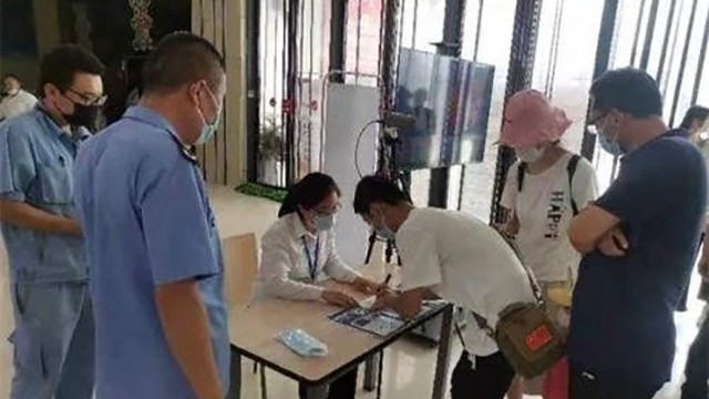 全自動(dòng)熱成像人體體溫監(jiān)測(cè)儀布局萬達(dá)商圈，全面提升商場(chǎng)疫情防控能力